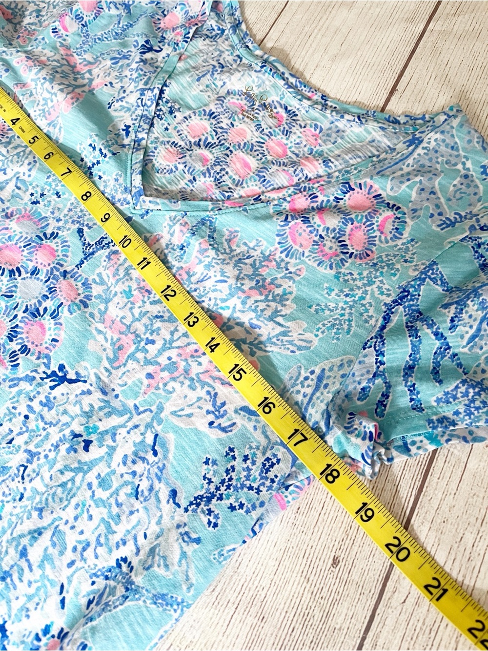 Lilly Pulitzer short sleeve V neck top Etta - Picture 7 of 9